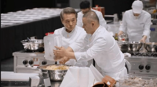 黒と白 2 同じタスク、異なる反応