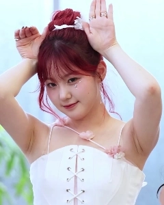 ケプラーキム・チェヒョンの太い脇の下