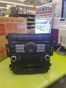 カーオーディオディスクからCDを取り出す方法