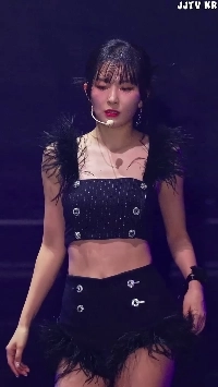 (SOUND)Red Velvet スルギ、毛むくじゃらのクロップノースリーブ