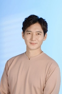 パク・ソンフン国会議員に似ている。