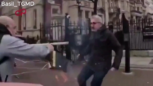 (SOUND)イスラム教に抗議してコーランを燃やす