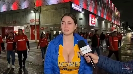 (SOUND)泣きながらインタビューするスペイン人の巨乳お姉さん