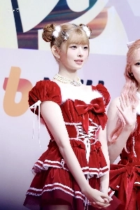 【アイヴ】サンタガールのプッカヘアー アイヴ・レイ