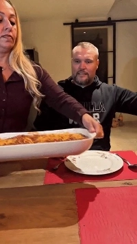 ??? : ハニー、またスパゲッティですか?