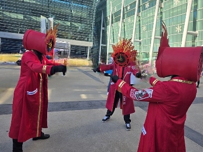 同じコスプレを3人で着たら必ずやるべきポーズ