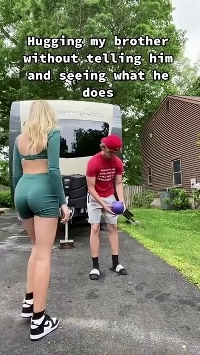 (SOUND)お兄さんのハグに挑戦。