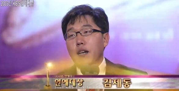 エンターテインメント賞 左 右.jpg