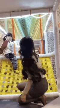 子どもの感情に良くないキッズカフェの女性オーナー