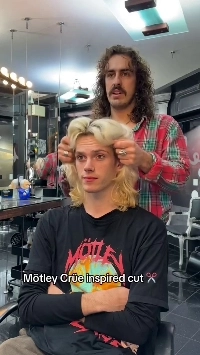 (SOUND)あなたをロックスターに変えるヘアサロン.mp4