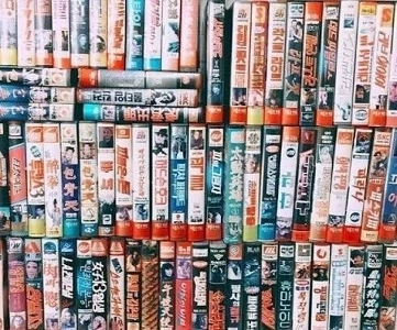 ふとレンタルビデオ店のことが頭に浮かびました。