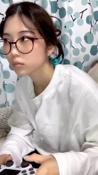 (SOUND)何気なく飛び出すおっぱい