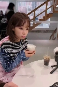 [ル・セラフィム] キム・チェウォン.gif