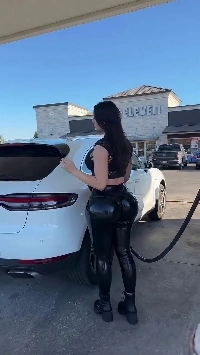 (SOUND)これは本当にセクシーな爆弾ボディです