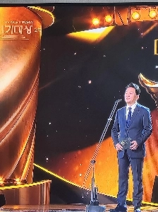 KBS演技大賞で目を切った