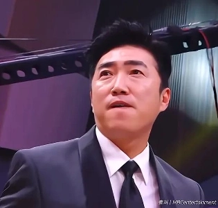 MBC芸能大賞ユ・セユン大賞受賞時のチャン・ドンミンの真剣な表情 haha​​.jpg