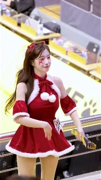 (SOUND)このレベルになると、チアリーダーではなく、有名人になるべきだと思います??