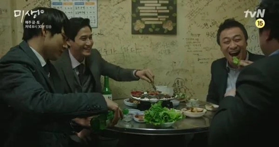 20年前と今、3局の授賞式の雰囲気