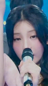 (SOUND)アイレット・ウォニ、歌謡大祭典で「Good Day」をカバー