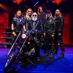 Nmix) ジューダス プリーストのメンバーになりそうなソリョンの衣装.gif