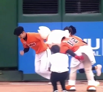 (SOUND)キム・ミンジはかなり遅いです。