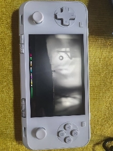 4インチゲーム機を購入してから老眼を実感しています。