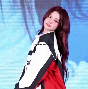 (SOUND)[N-Mix] アイコンタクトをするN-Mixのソリョン