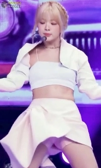 Le Seraphim ホン・ウンチェ ピンクパンツ 骨盤を前に押しながら回転するYゾーン