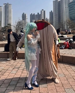 チョン・ダビョルのコスプレで胸の谷間