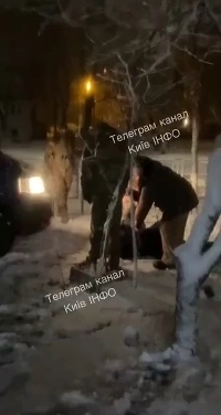 (SOUND)ウクライナ人男性が徴兵される