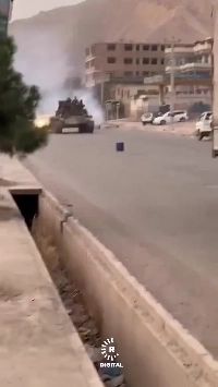 (SOUND)ベネズエラ軍は昨日米軍に配備された。JPG