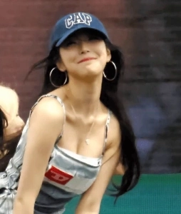 Fromis Nine ノ・ジソン 水爆ビキニ