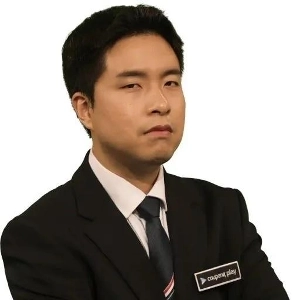 涙を流しながらリアルタイムで解説する解説者