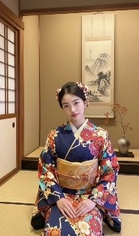 着物を着た日本の女の子