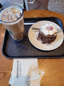 歯医者に行った後、大好きなスターバックスに行きました。
