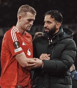 マンチェスター・ユナイテッドのセンターバック、デ・リフト監督のジンクスㄷㄷ