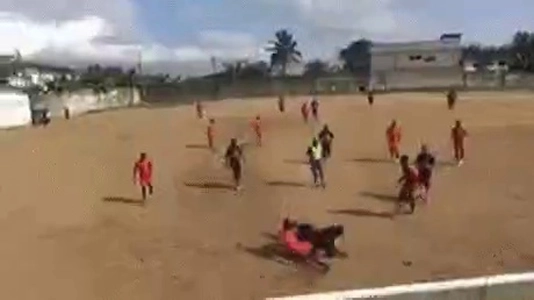 南アフリカの近隣サッカーにおける VAR