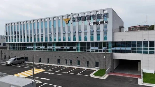 【速報】ラッシュアワー中に酒に酔って喧嘩した男らを逮捕。現役海兵隊も含めて。