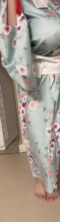 (SOUND)胸に爆弾を抱えた女性