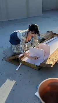 (SOUND)巨乳バイトの態度をめぐる論争