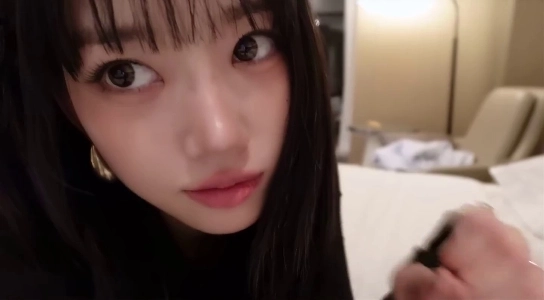 左右に震える宮尾の手の動き。印象的な美しさ。