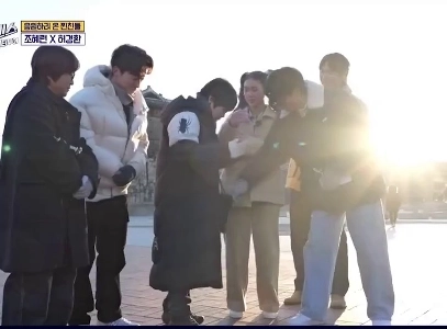 (SOUND)チョ・ヘリョンさんは携帯電話を紛失し続けたため、携帯電話のカバンに荷物を詰めた。