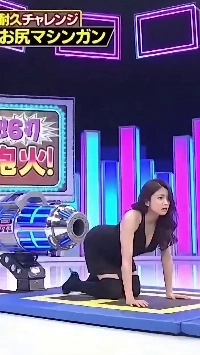 (SOUND)お尻を叩かれる日本のエンターテイメント ショー