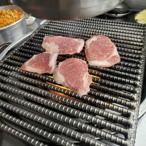ギルム洞のエイ肉.jpg