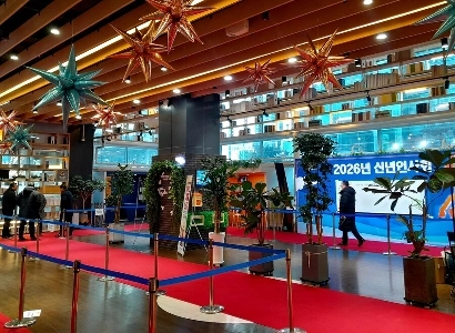 おしっこしに来て拍手をもらいました。