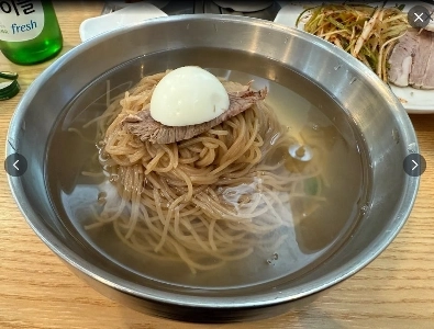 今日のお昼は冷麺を配達してもらうことになるかな。