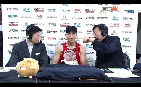 チョン・グァンジャン社長インタビュー 赤ちゃんを抱くパク・ジフンとスフン ハハハ