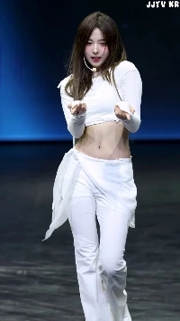 (SOUND)トリプルSチョン・ハヨン、真っ白、はちきれんばかりの胸、アリ腰、骨盤、Tバックパンティー、おへそ露出