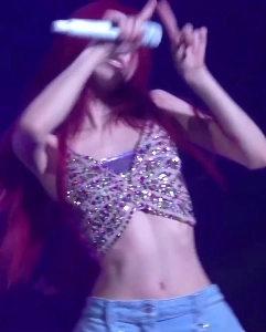 ITZY ユナ グリッター バタフライ ランジェリー トップ バウンス + セクシーな腹部へそ