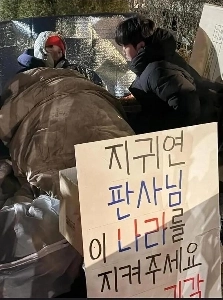 量刑の遅れに最も腹を立てているのはおそらく彼だろう